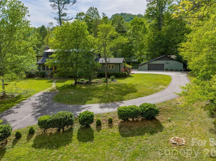 19 Chipping Green Drive, Arden, NC 28704.  MLS# CAR4378593, YatesRealty ID 24321. 