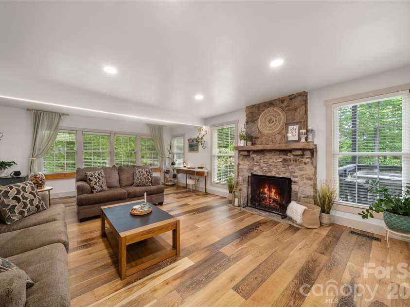 19 Chipping Green Drive, Arden, NC 28704.  MLS# CAR4378593, YatesRealty ID 24321. 