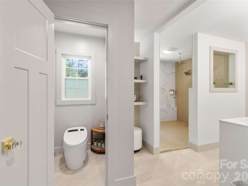 19 Chipping Green Drive, Arden, NC 28704.  MLS# CAR4378593, YatesRealty ID 24321. 