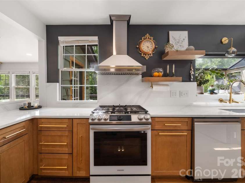 19 Chipping Green Drive, Arden, NC 28704.  MLS# CAR4378593, YatesRealty ID 24321. 
