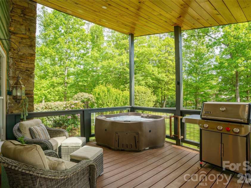 19 Chipping Green Drive, Arden, NC 28704.  MLS# CAR4378593, YatesRealty ID 24321. 