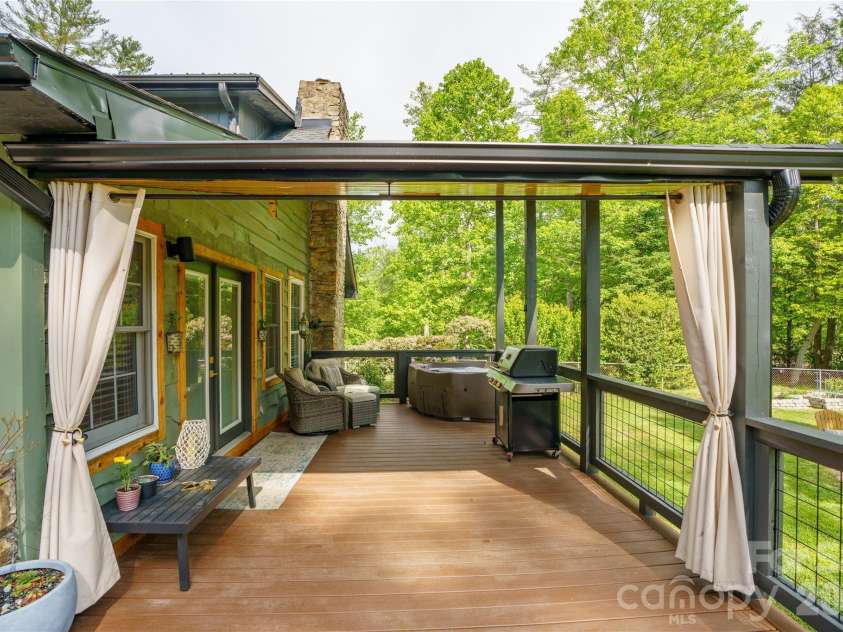 19 Chipping Green Drive, Arden, NC 28704.  MLS# CAR4378593, YatesRealty ID 24321. 