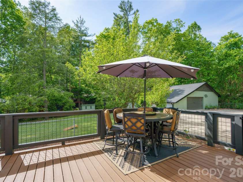 19 Chipping Green Drive, Arden, NC 28704.  MLS# CAR4378593, YatesRealty ID 24321. 