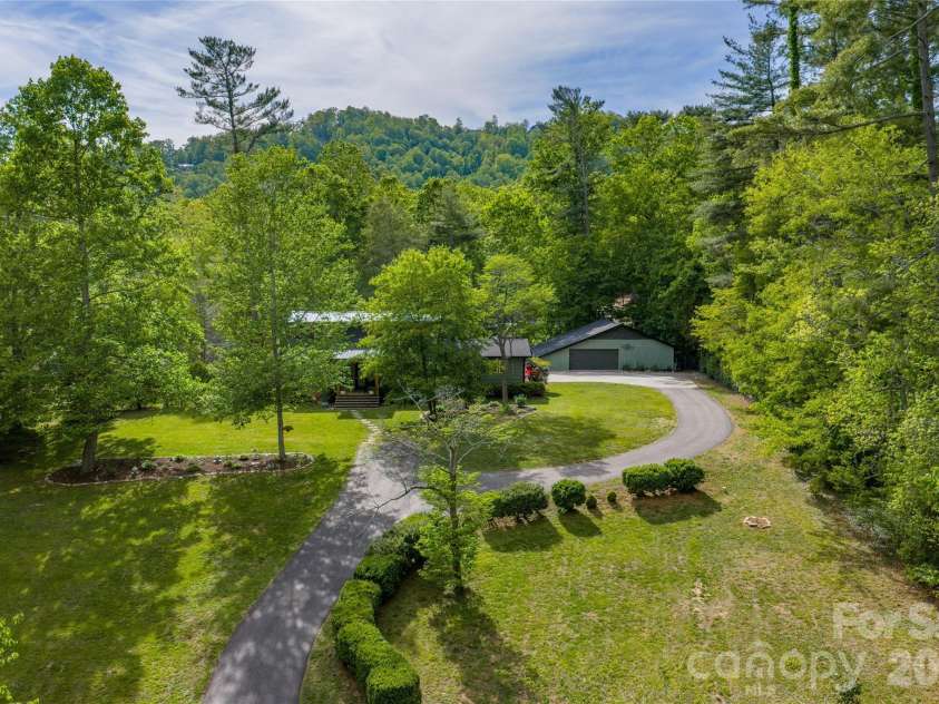 19 Chipping Green Drive, Arden, NC 28704.  MLS# CAR4378593, YatesRealty ID 24321. 