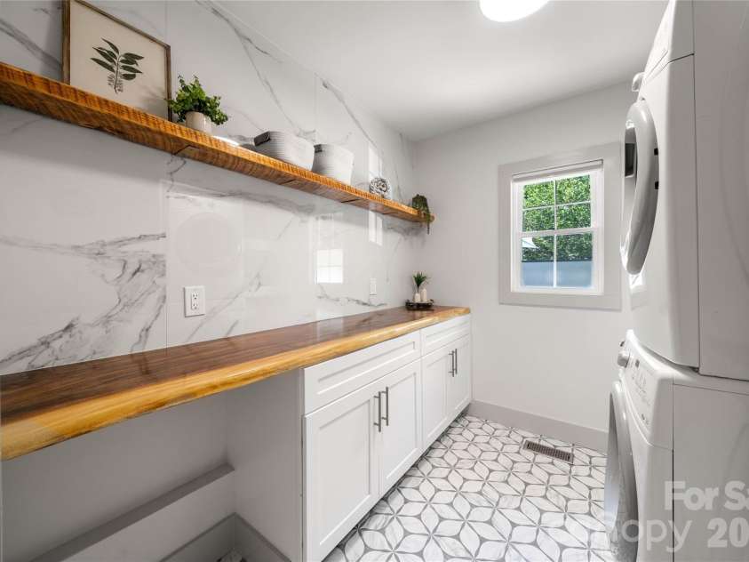 19 Chipping Green Drive, Arden, NC 28704.  MLS# CAR4378593, YatesRealty ID 24321. 