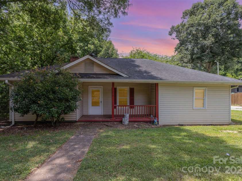 210 Tuckaseege Road, Mount Holly, NC 28120.  MLS# CAR4276694, YatesRealty ID 24322. 