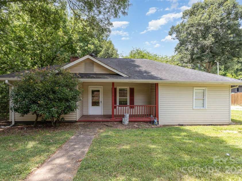 210 Tuckaseege Road, Mount Holly, NC 28120.  MLS# CAR4276694, YatesRealty ID 24322. 