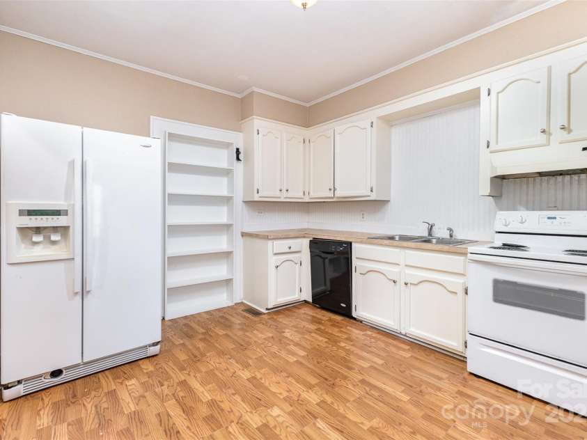 210 Tuckaseege Road, Mount Holly, NC 28120.  MLS# CAR4276694, YatesRealty ID 24322. 