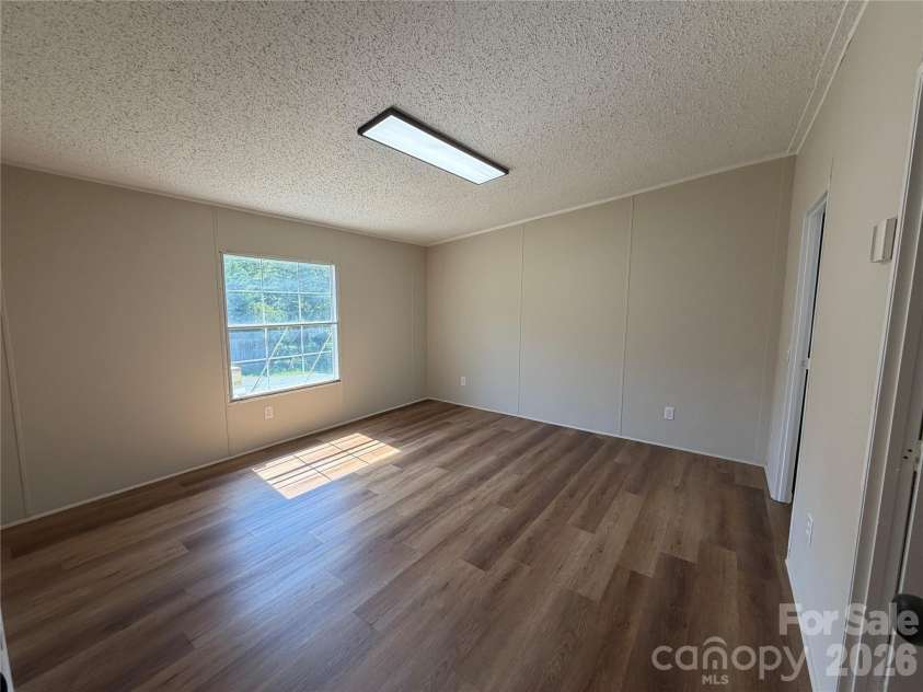 222 Maine Avenue, Bessemer City, NC 28016.  MLS# CAR4384367, YatesRealty ID 24322. 