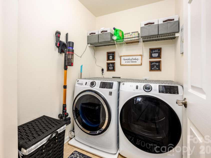 2911 Glazer Valley Court, Charlotte, NC 28214.  MLS# CAR4375536, YatesRealty ID 24323. Laundry Room