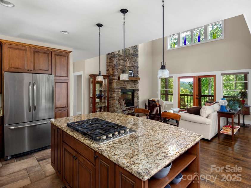 711 Winfield Drive, Clyde, NC 28721.  MLS# CAR4275382, YatesRealty ID 24323. 