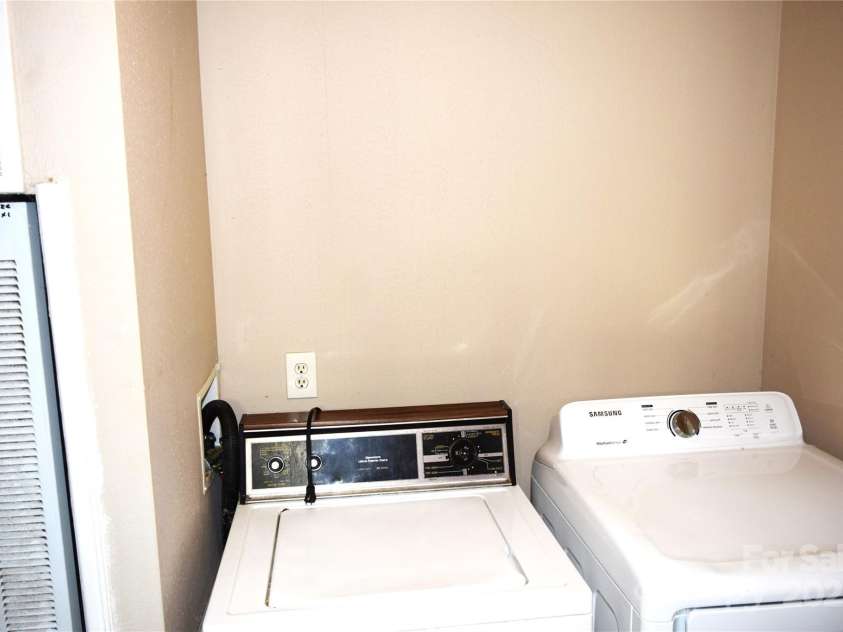 225 Emmett Street, Rock Hill, SC 29730.  MLS# CAR4278480, YatesRealty ID 24324. 