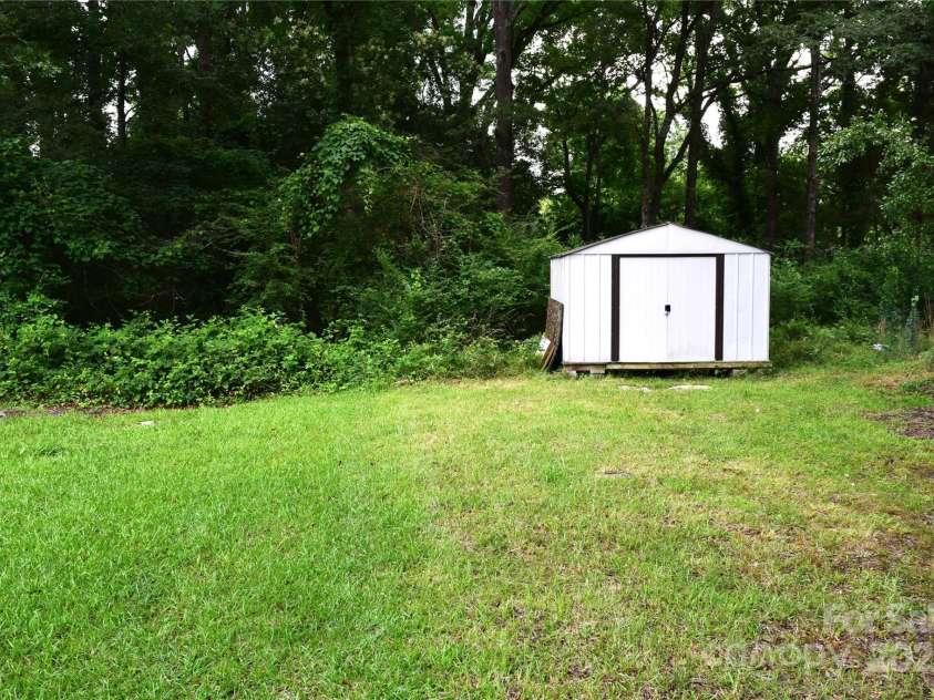 225 Emmett Street, Rock Hill, SC 29730.  MLS# CAR4278480, YatesRealty ID 24324. 