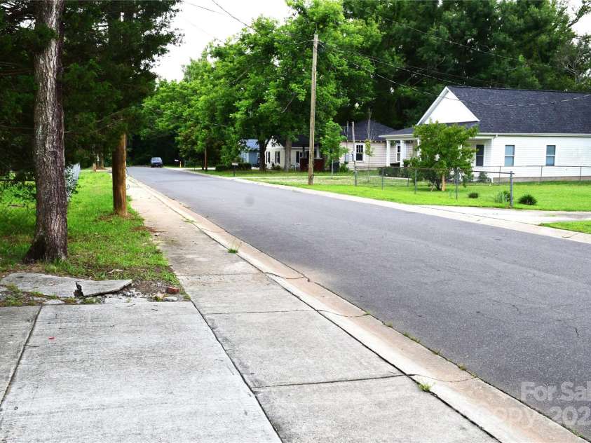 225 Emmett Street, Rock Hill, SC 29730.  MLS# CAR4278480, YatesRealty ID 24324. 