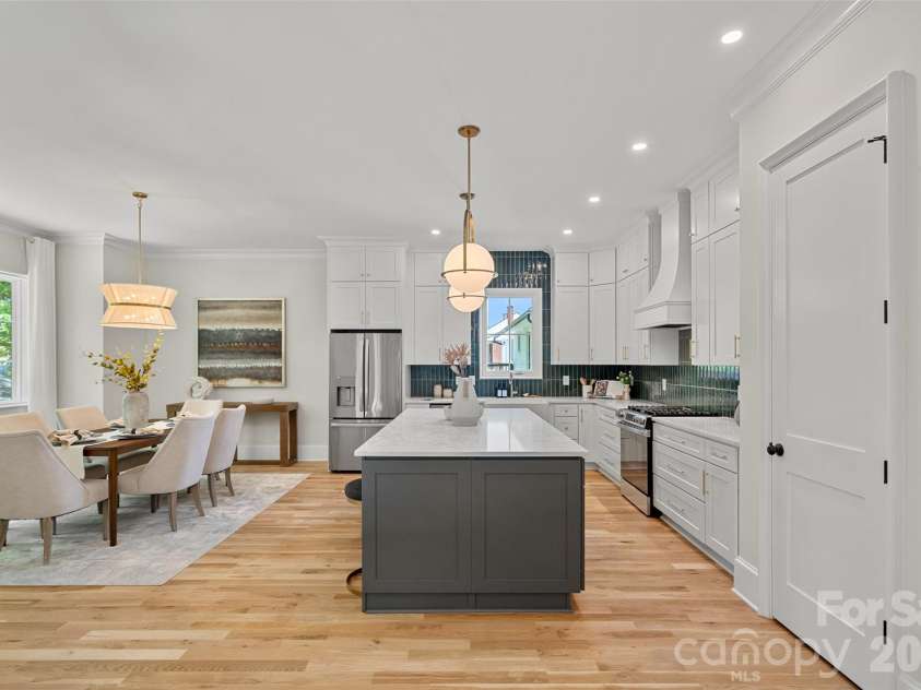 709 Norris Avenue, Charlotte, NC 28206.  MLS# CAR4380495, YatesRealty ID 24324. Gourmet chef's kitchen