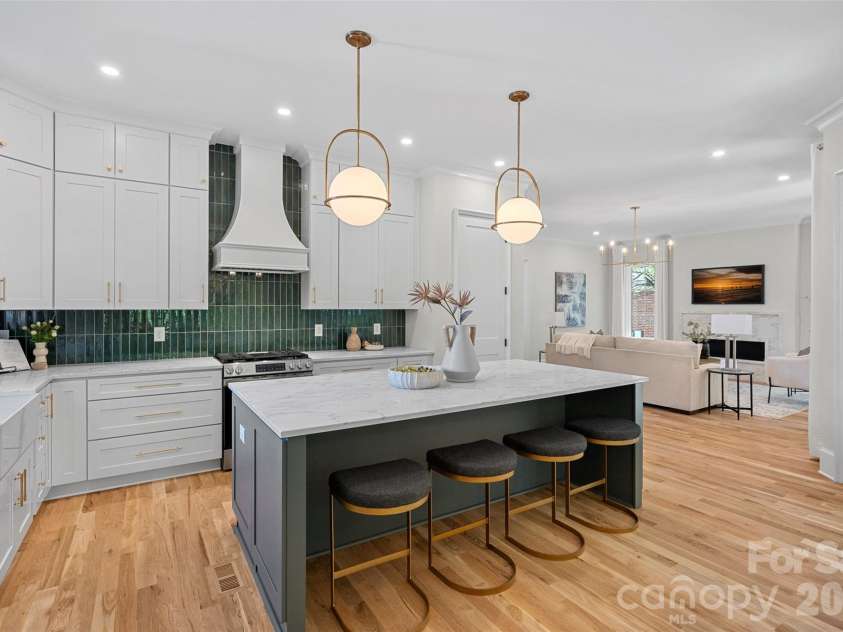 709 Norris Avenue, Charlotte, NC 28206.  MLS# CAR4380495, YatesRealty ID 24324. Striking tiled backsplash