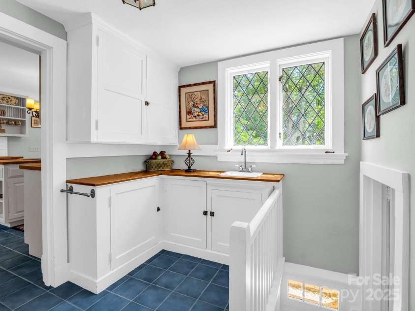 287 Pacolet Ridge Lane, Tryon, NC 28782.  MLS# CAR4269055, YatesRealty ID 24326. 