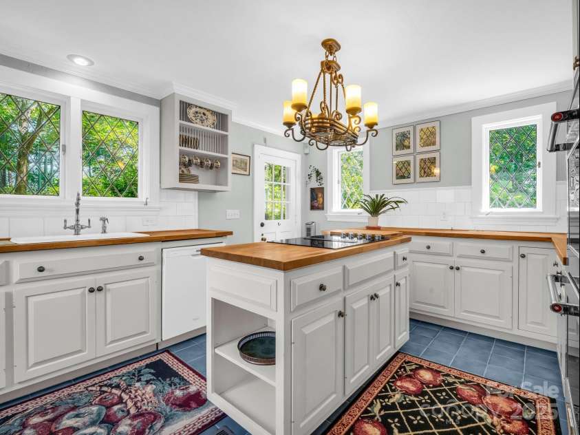 287 Pacolet Ridge Lane, Tryon, NC 28782.  MLS# CAR4269055, YatesRealty ID 24326. 