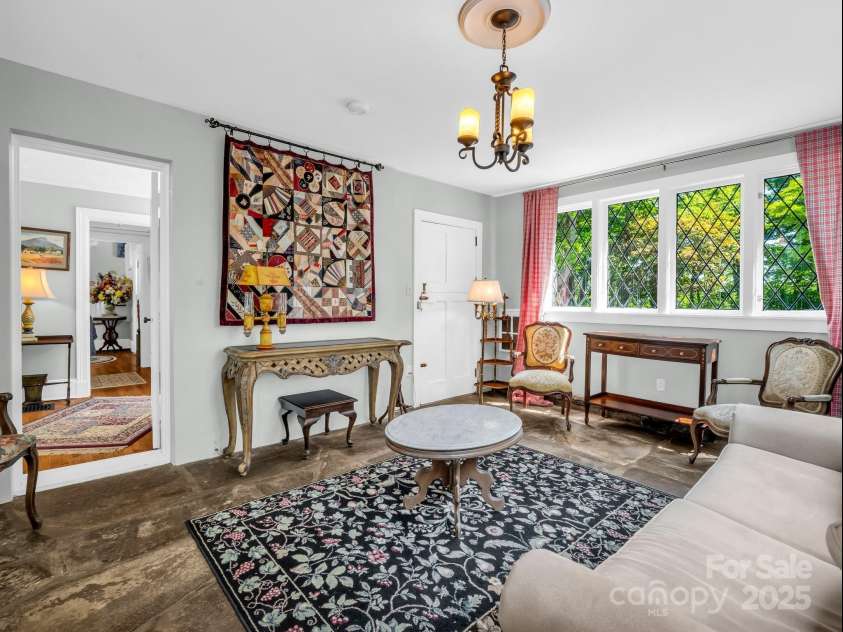 287 Pacolet Ridge Lane, Tryon, NC 28782.  MLS# CAR4269055, YatesRealty ID 24326. 