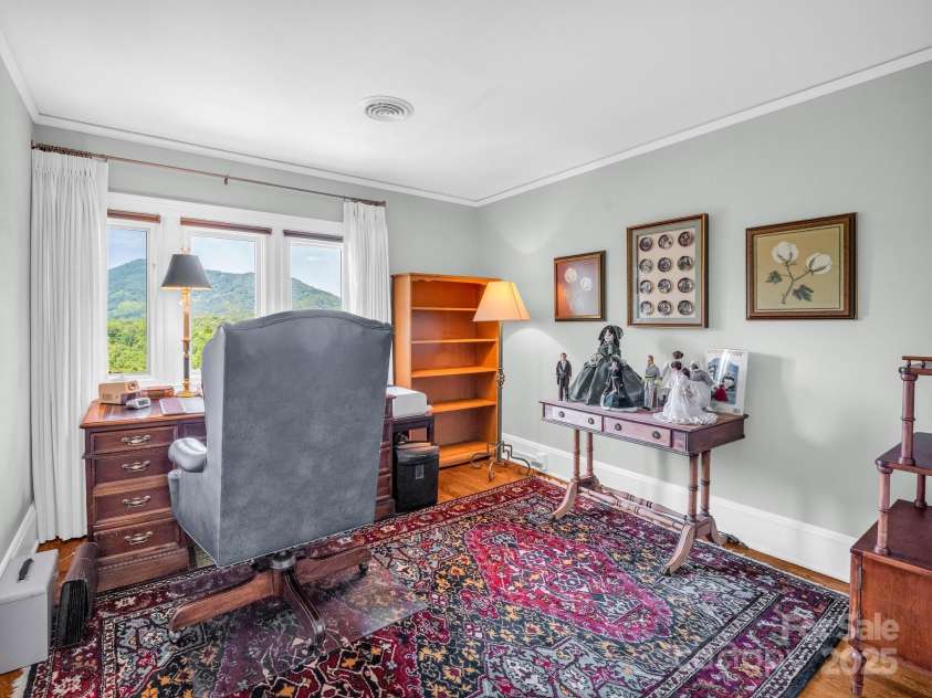 287 Pacolet Ridge Lane, Tryon, NC 28782.  MLS# CAR4269055, YatesRealty ID 24326. 