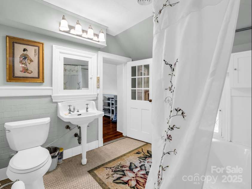 287 Pacolet Ridge Lane, Tryon, NC 28782.  MLS# CAR4269055, YatesRealty ID 24326. 