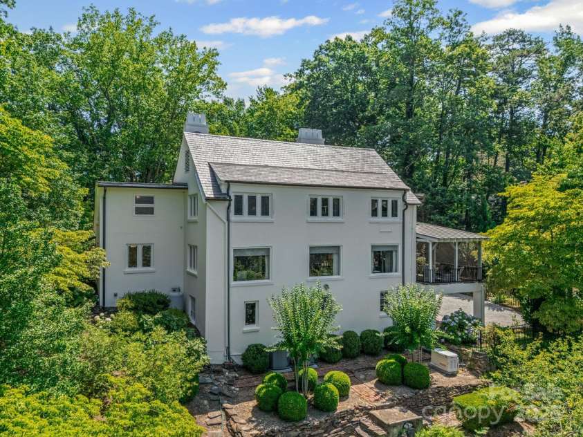 287 Pacolet Ridge Lane, Tryon, NC 28782.  MLS# CAR4269055, YatesRealty ID 24326. 