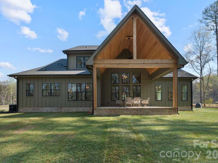 568 Longleaf Pine Lane, Clover, SC 29710.  MLS# CAR4363289, YatesRealty ID 24326. 