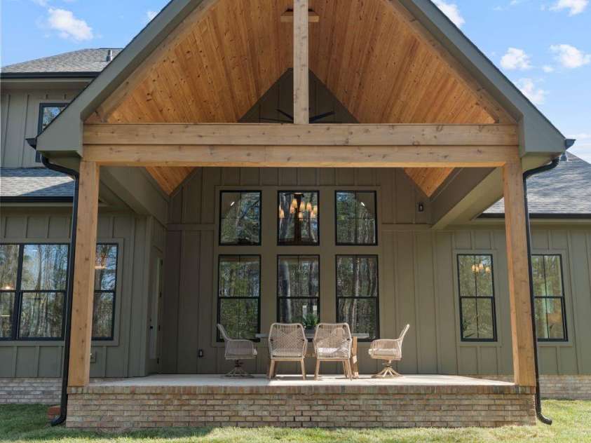 568 Longleaf Pine Lane, Clover, SC 29710.  MLS# CAR4363289, YatesRealty ID 24326. 