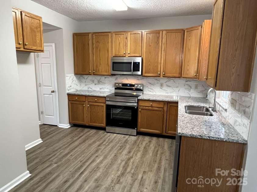 3617 Betterton Lane, Charlotte, NC 28269.  MLS# CAR4274899, YatesRealty ID 24327. 