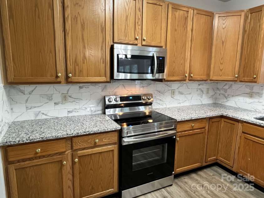 3617 Betterton Lane, Charlotte, NC 28269.  MLS# CAR4274899, YatesRealty ID 24327. 