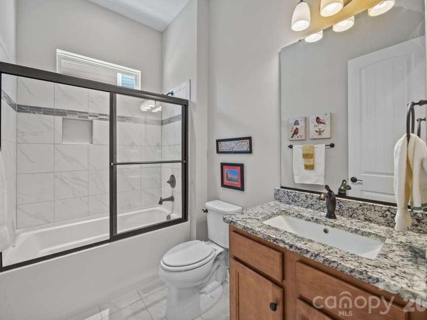 620 Tallulah Falls Drive, Denver, NC 28037.  MLS# CAR4368529, YatesRealty ID 24327. Bathroom 2