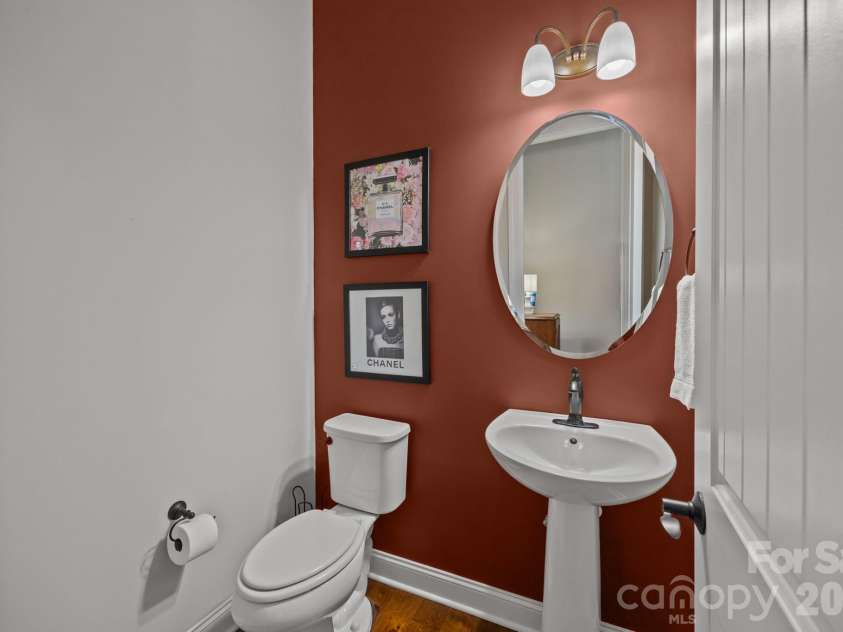 620 Tallulah Falls Drive, Denver, NC 28037.  MLS# CAR4368529, YatesRealty ID 24327. Half bath off main living spaces