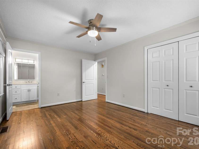 113 Chestnut Road, Landrum, SC 29356.  MLS# CAR4382375, YatesRealty ID 24329. 