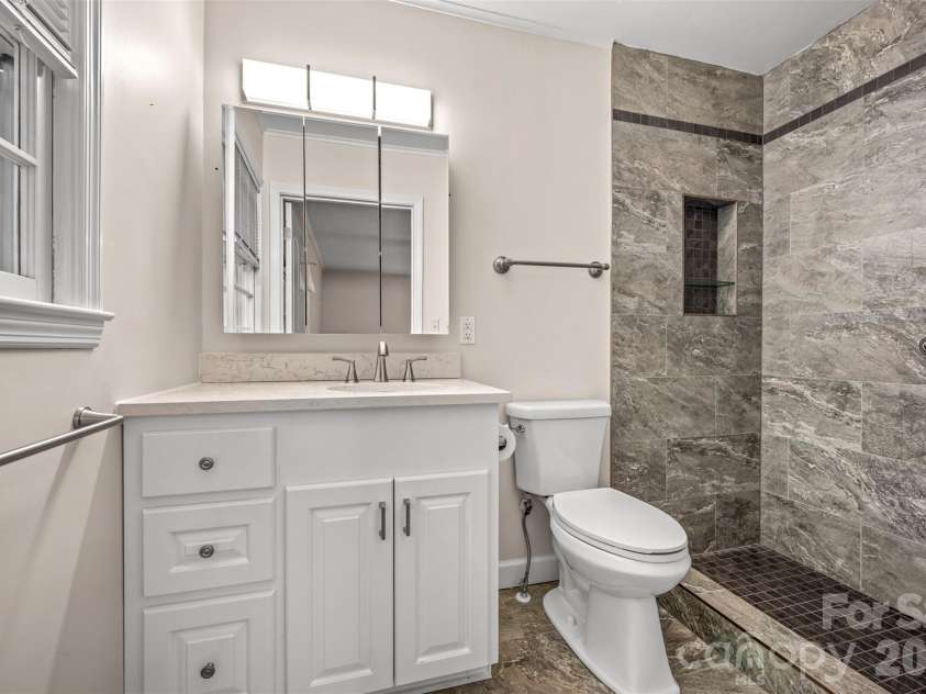 113 Chestnut Road, Landrum, SC 29356.  MLS# CAR4382375, YatesRealty ID 24329. 