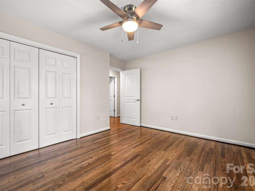 113 Chestnut Road, Landrum, SC 29356.  MLS# CAR4382375, YatesRealty ID 24329. 
