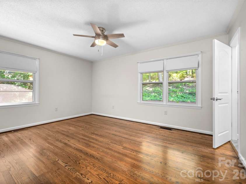 113 Chestnut Road, Landrum, SC 29356.  MLS# CAR4382375, YatesRealty ID 24329. 