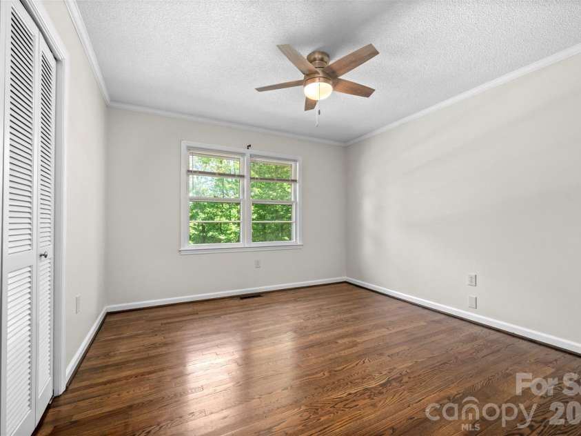 113 Chestnut Road, Landrum, SC 29356.  MLS# CAR4382375, YatesRealty ID 24329. 