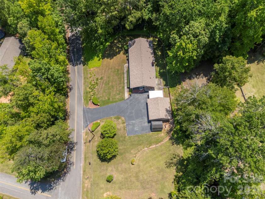 113 Chestnut Road, Landrum, SC 29356.  MLS# CAR4382375, YatesRealty ID 24329. 