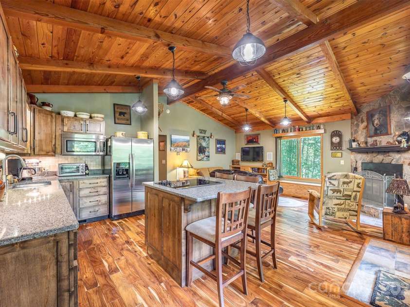 821 Old Chestnut Mountain Road, Newland, NC 28645.  MLS# CAR4277890, YatesRealty ID 24329. 