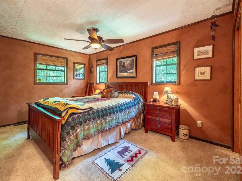 821 Old Chestnut Mountain Road, Newland, NC 28645.  MLS# CAR4277890, YatesRealty ID 24329. 