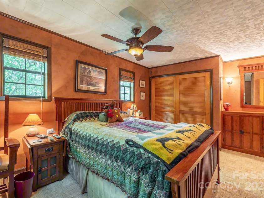 821 Old Chestnut Mountain Road, Newland, NC 28645.  MLS# CAR4277890, YatesRealty ID 24329. 