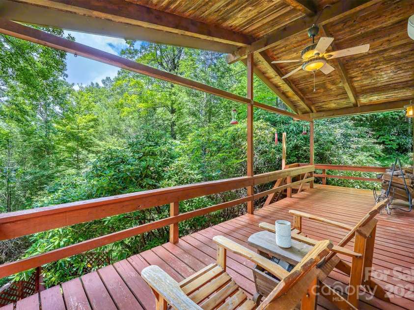 821 Old Chestnut Mountain Road, Newland, NC 28645.  MLS# CAR4277890, YatesRealty ID 24329. 