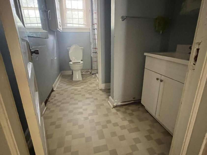 651 Still Street, Chester, SC 29706.  MLS# CAR4287428, YatesRealty ID 2433. Bathroom downstairs