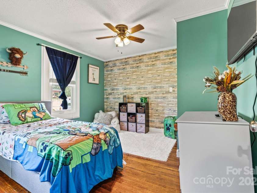 454 Eastway Drive, Troutman, NC 28166.  MLS# CAR4263950, YatesRealty ID 24330. Flex room.