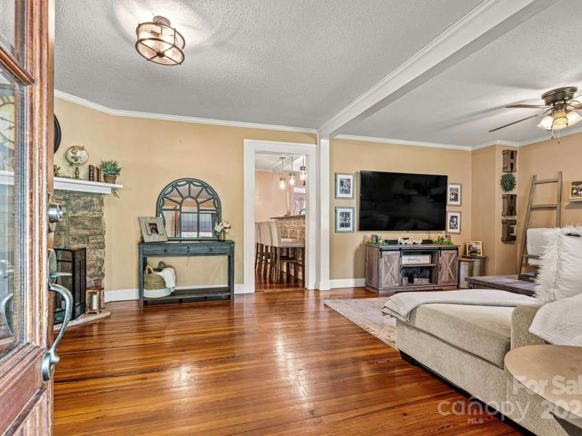 454 Eastway Drive, Troutman, NC 28166.  MLS# CAR4263950, YatesRealty ID 24330. Welcome home!