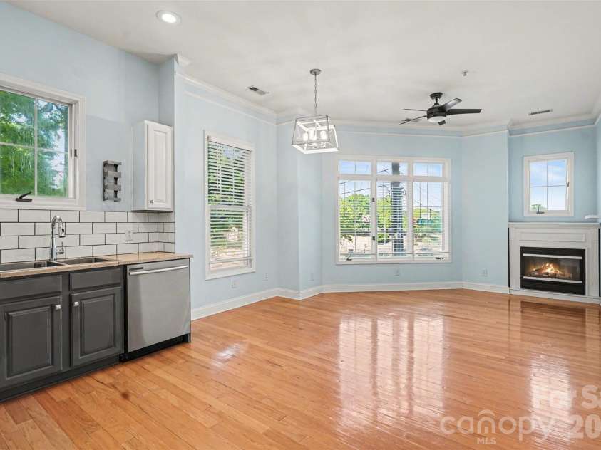 780 Davidson Street, Charlotte, NC 28202.  MLS# CAR4373043, YatesRealty ID 24330. 