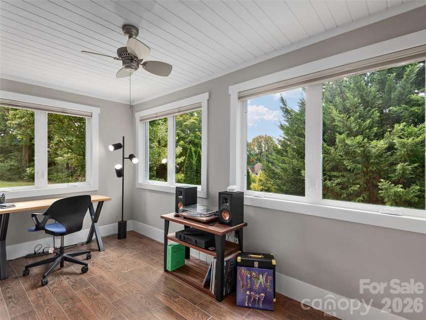 29 White Pine Drive, Asheville, NC 28805.  MLS# CAR4346636, YatesRealty ID 24332. 