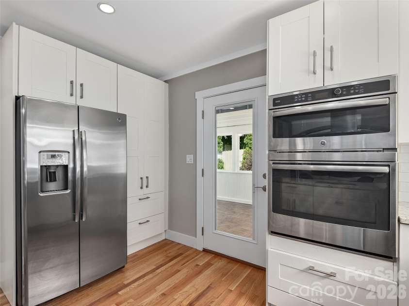 29 White Pine Drive, Asheville, NC 28805.  MLS# CAR4346636, YatesRealty ID 24332. 