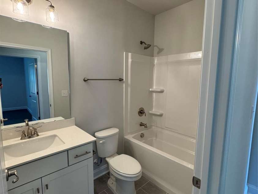 1606 Autumn Lane, York, SC 29745.  MLS# CAR4384728, YatesRealty ID 24333. Hallway full bathroom