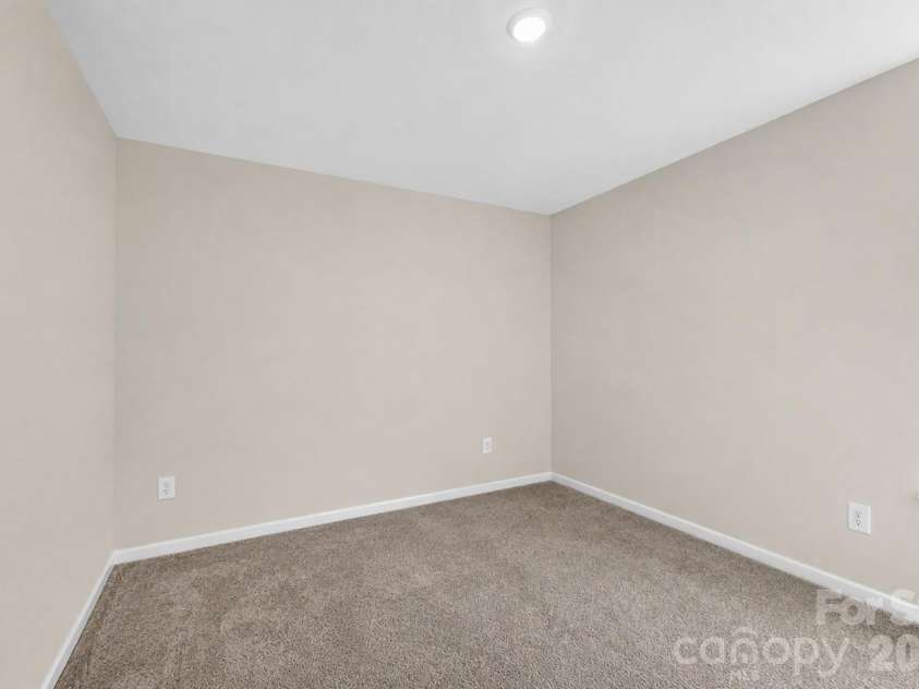 13016 Lannister Drive, Charlotte, NC 28278.  MLS# CAR4382497, YatesRealty ID 24334. Bedroom 4